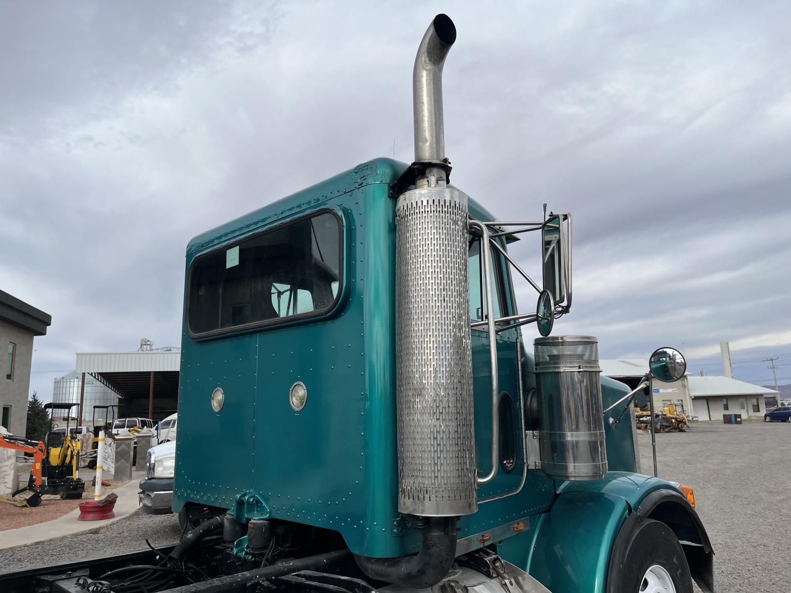 TRACTOCAMION PETERBILT 378